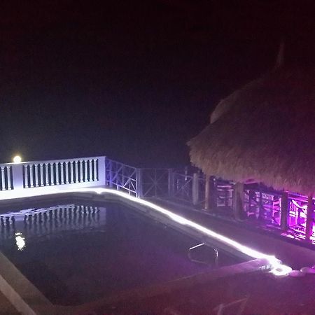 Las Olas Beach House Hotel Sabana Westpunt Exterior foto